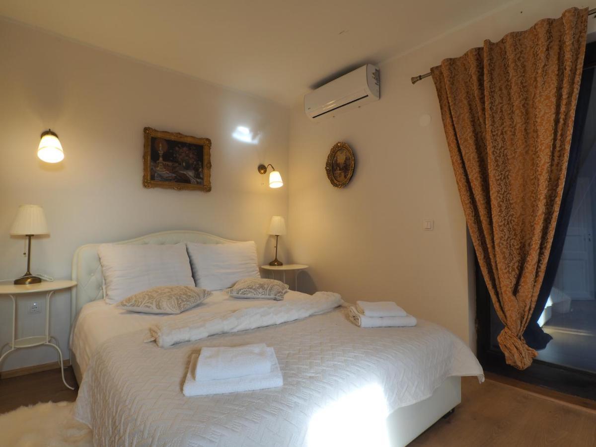 Guest House Sara Latin Exterior foto